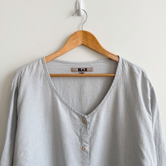 FLAX • Linen Button-Front Top - Picture 2 of 10